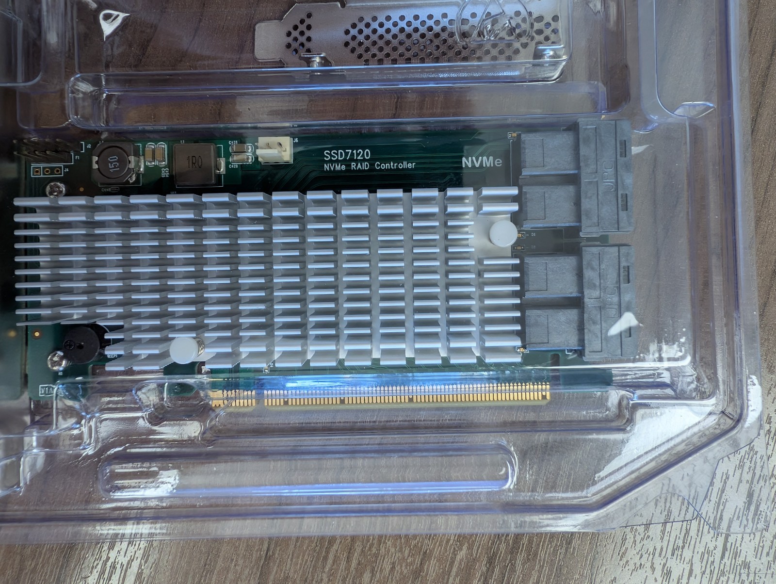 High Point NVMe 4-PORT 32Gbps U.2 Ports to PCIe 3.0 x16 RAID Controller