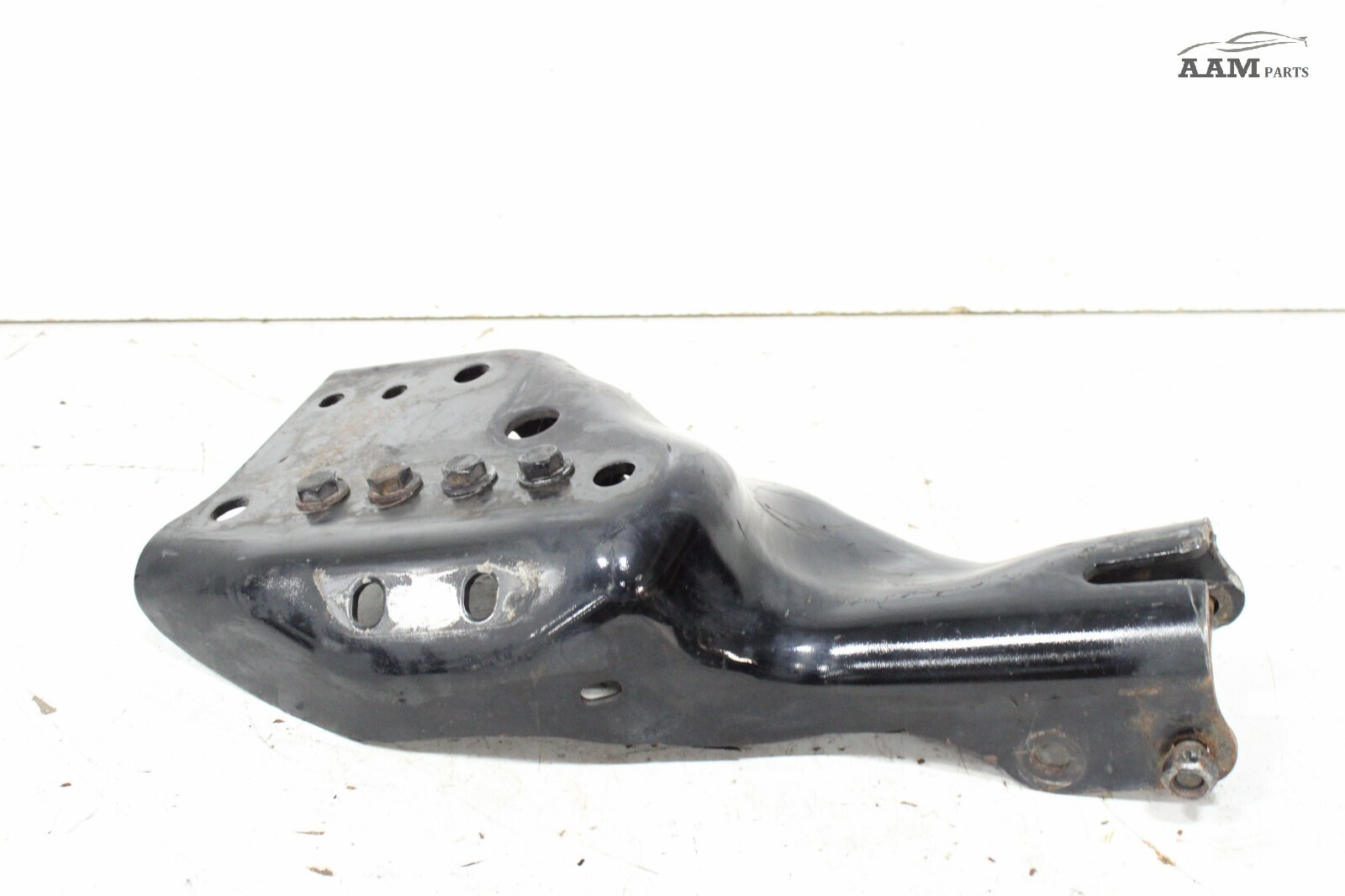 2018-2024 FREIGHTLINER CASCADIA FRONT LEFT FRAME HORN BUMPER MOUNT BRACKET OEM