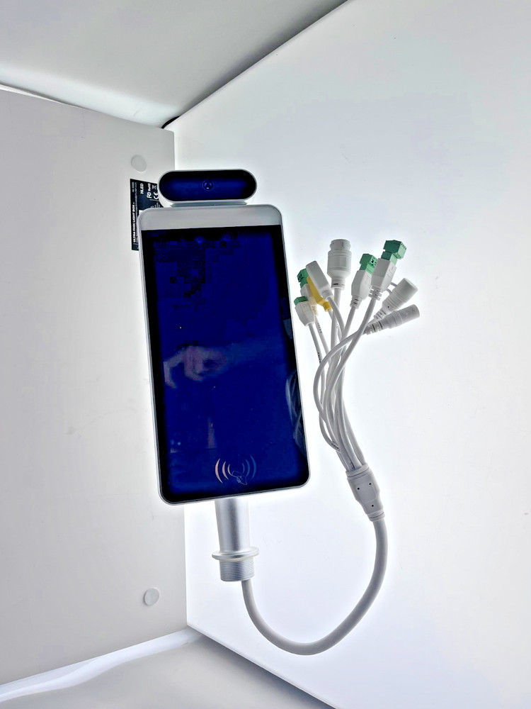 vieont 8" face recognition kiosk