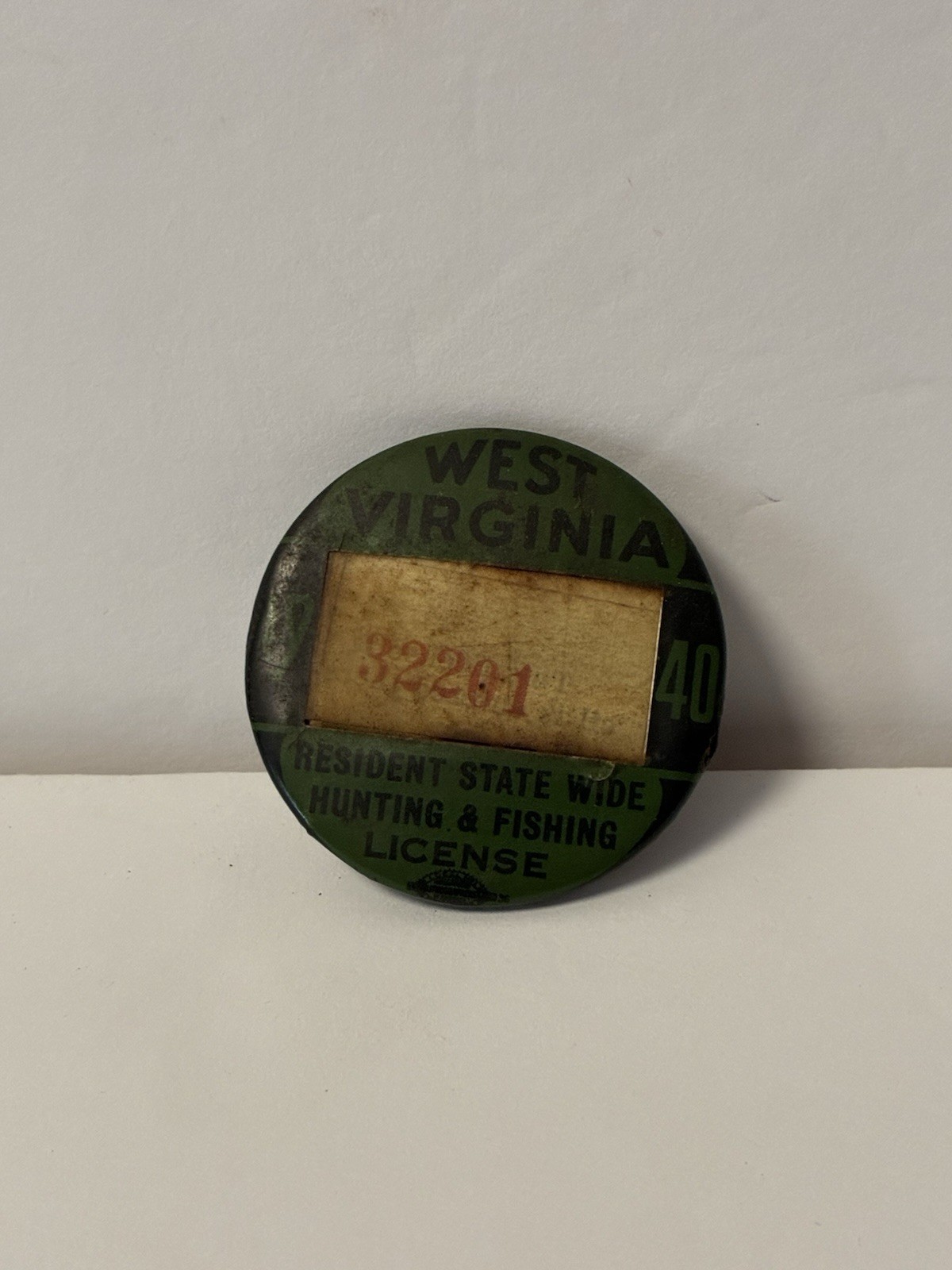 Vintage 1940 West Virginia Resident Hunting/Fishing License Badge/Button/Pin