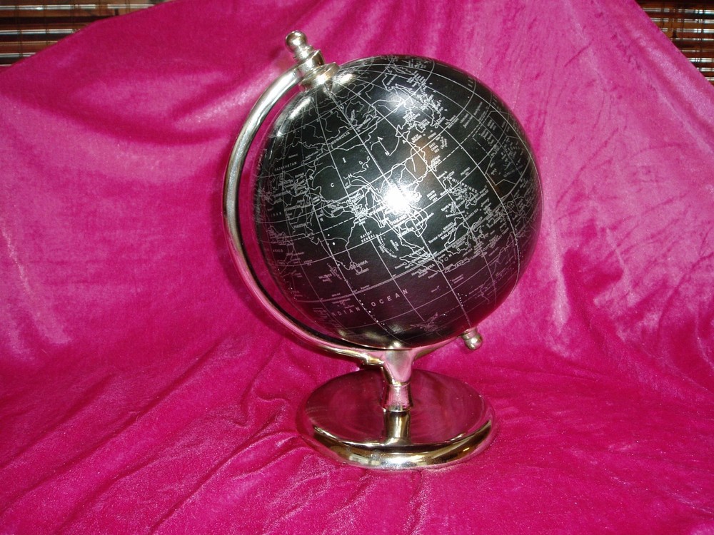 "DECORATIVE ROTATING DESKTOP WORLD/OCEAN GLOBE", black & silver, metal base