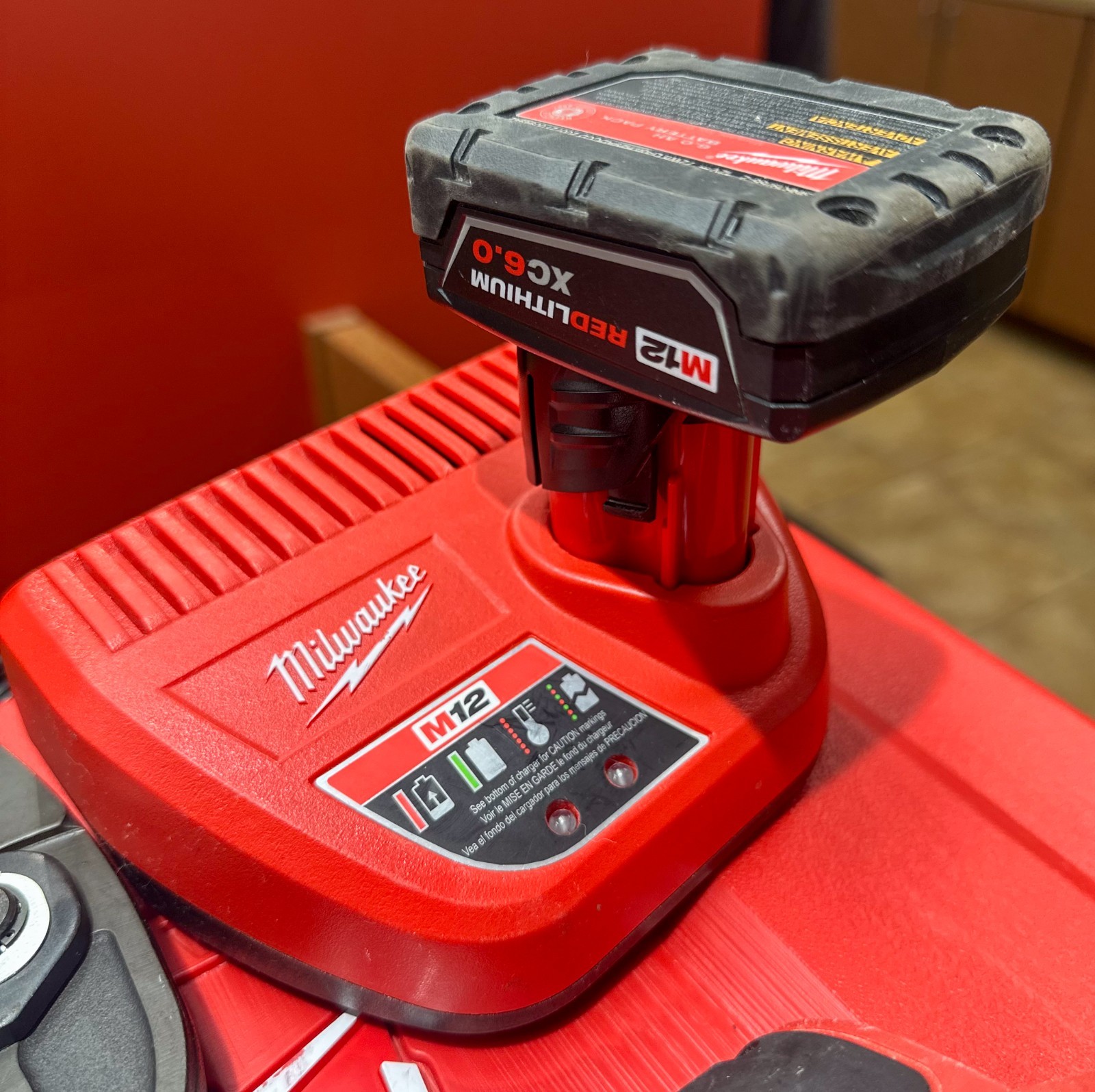 MILWAUKEE M12 FORCE LOGIC PRESS TOOL KITH WITH JAWS M/2473-20