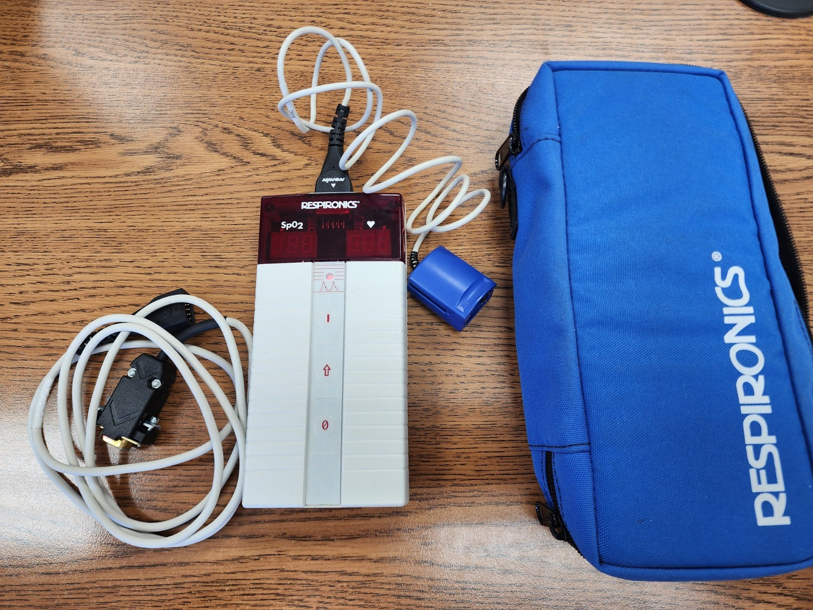 RESPIRONICS SP02 920M Handheld Pulse Oximeter Portable- Tested/Working with case