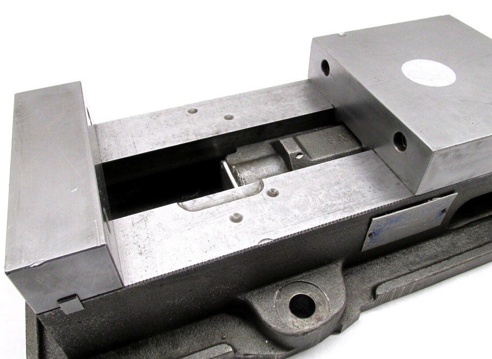 KURT ANGLOCK 6" MILLING MACHINE VISE - #D60