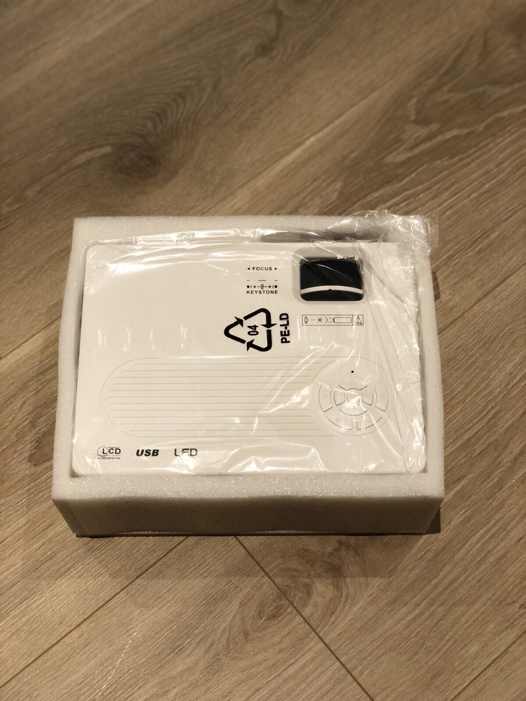 XR21 HDMI 50/60HZ 1.00A Projector