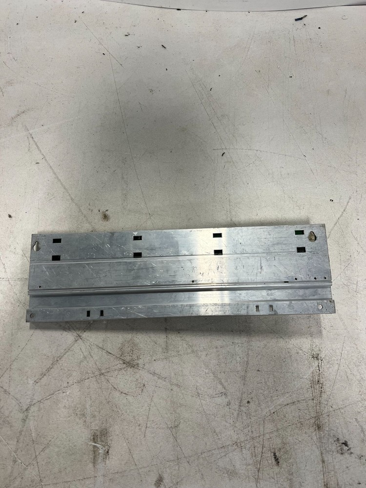 MITSUBISHI Q68B PROGRAMMABLE LOGIC CONTROLS USED