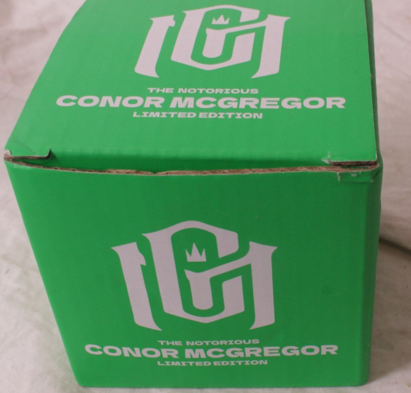 NEW Conor McGregor Limited Edition Boxbollen