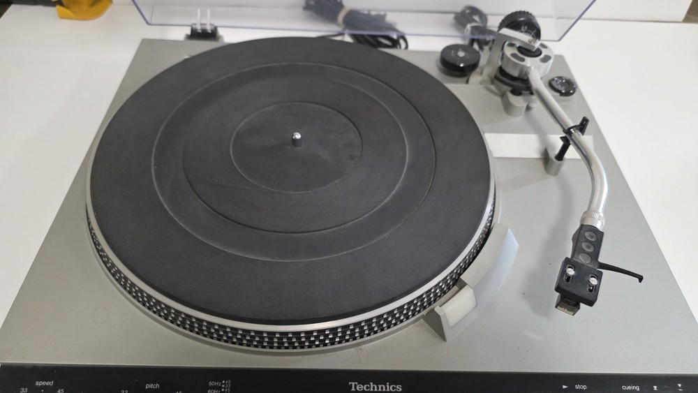 Technics SL-220 Frequency Generator Servo Automatic Turntable