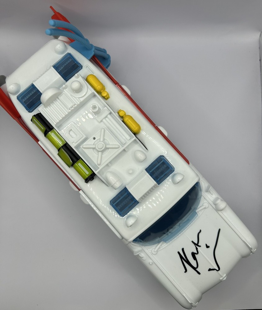 KATE MCKINNON SIGNED GHOSTBUSTERS ECTOMOBILE - BECKETT COA!