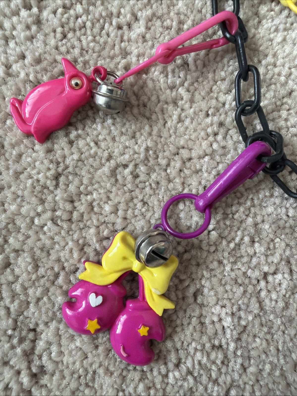 VNTG 80’s Plastic Bell Charm Necklace Chain Clip On Charms Crab Cherries Guitar