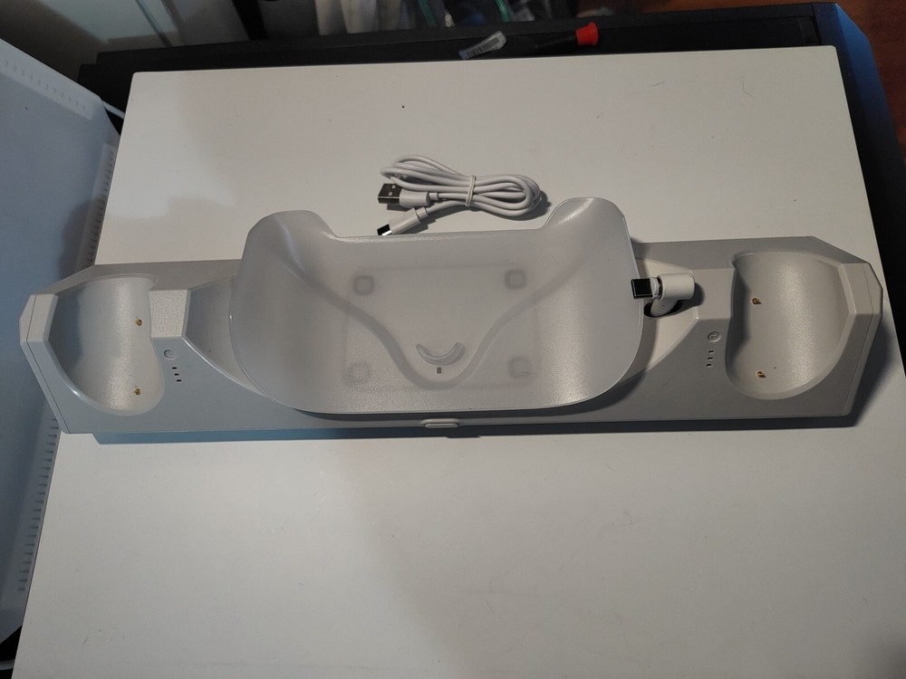 Meta Oculus Quest 2 - All In One Charging Dock - Q6