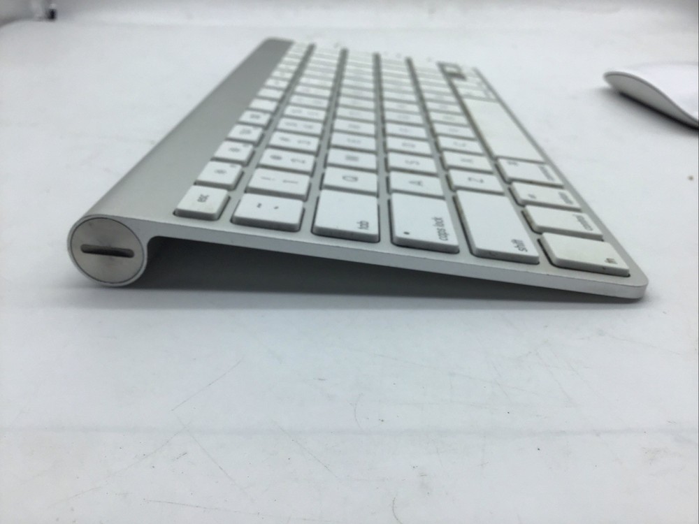 Apple A1314/A1296 OEM Bluetooth Keyboard & Mouse Bundle Power Tested Read