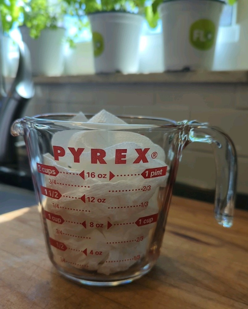 Vtg PYREX 2 Cup Measuring Cup Red Lettering Open Handle