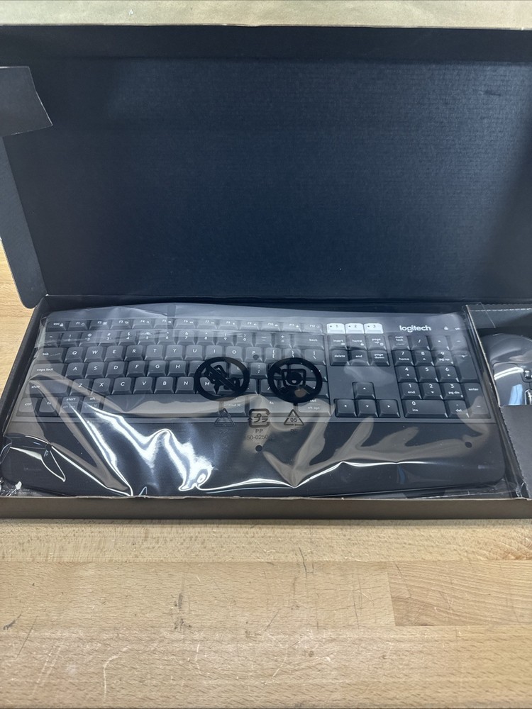 Logitech Performance Wireless Combo Bluetooth Keyboard and Mouse - (920-011291)