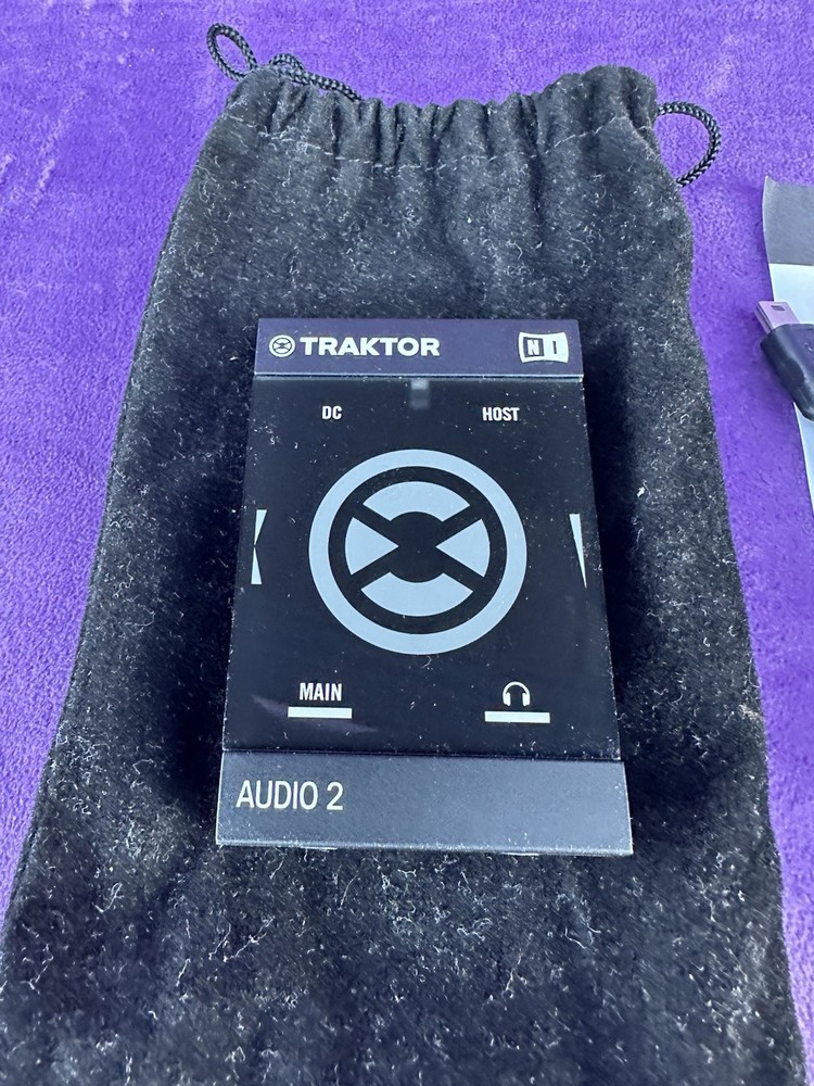 Native Instruments TRAKTOR Audio 2 MK2 - Portable Audio / DJ Interface