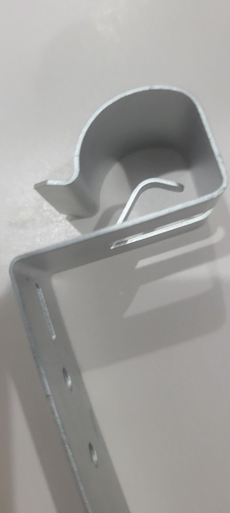 100 New Generic CS812D NVENT CADDY Conduit Support Clip for deep box