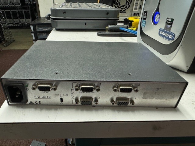 Extron VGA Distribution Amplifier P/2 DA4xi