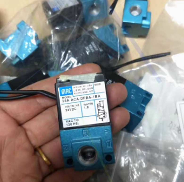 1pcs NEW MAC solenoid valve 35A-ACA-DFBA-1BA