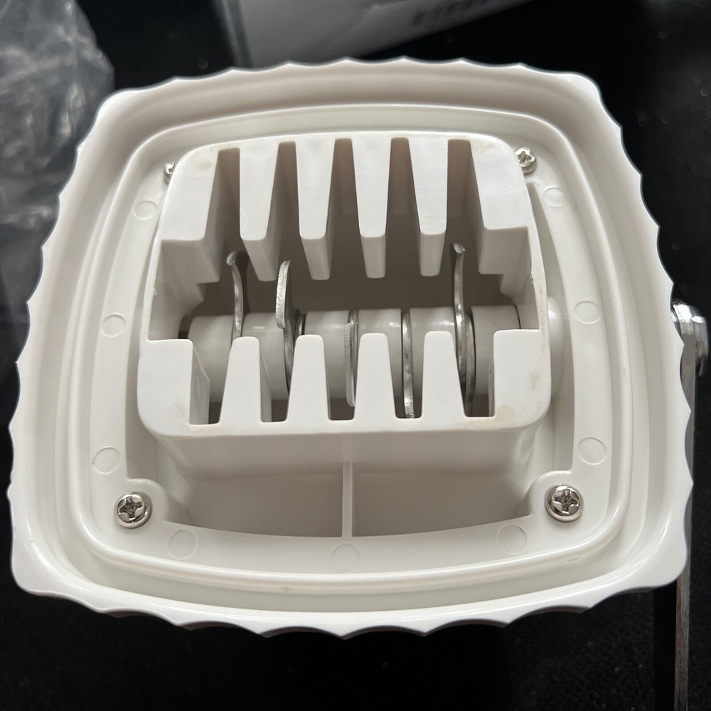 Winco ICP-9, Manual Ice Crusher
