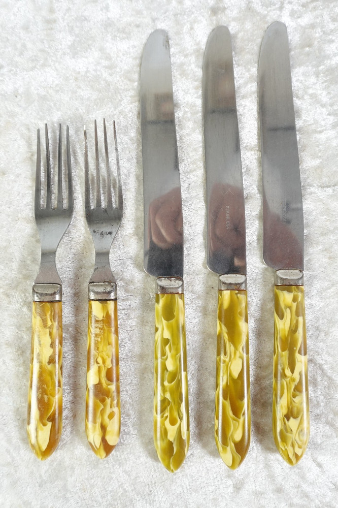 Vintage Two-Toned Marbled Bakelite Handle Flatware 5 Pieces Cream & Butterscotch