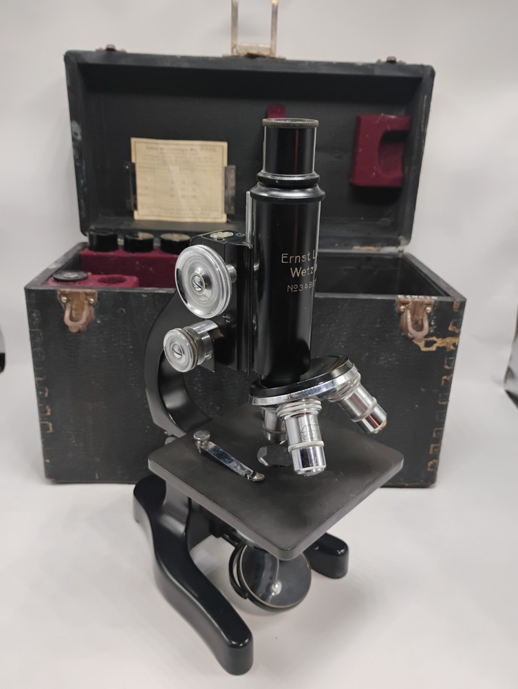 Vintage Antique Eernst Leitz Wetzlar Microscope With Worn Aged Case Untested