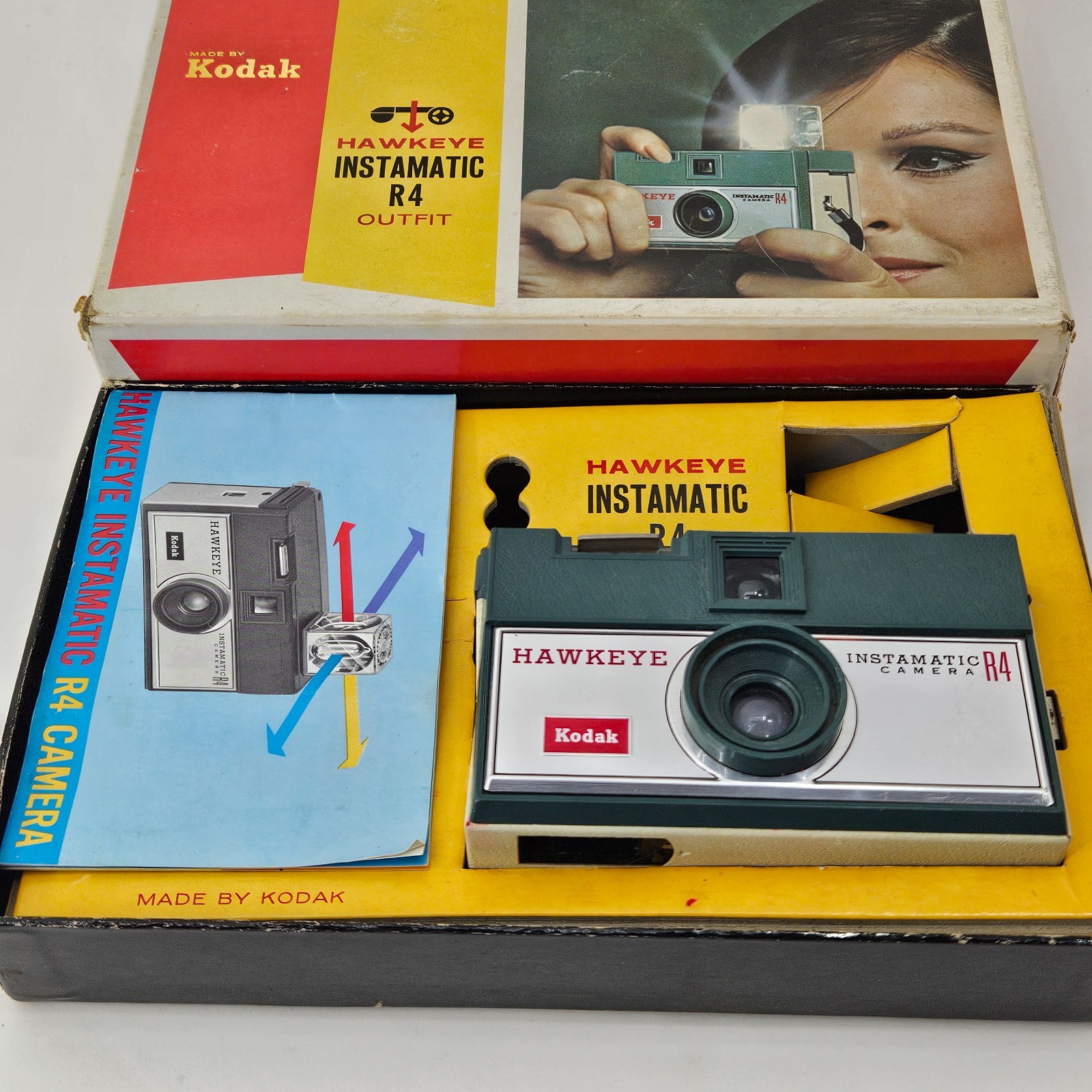 Kodak Hawkeye Instamatic R4 Vin Camera Flash Model Original Box