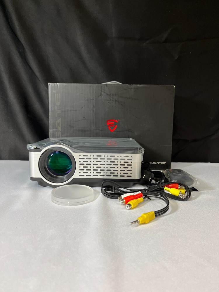 EGate E03i31 Black Silver Portable LED Projector With Remote Control