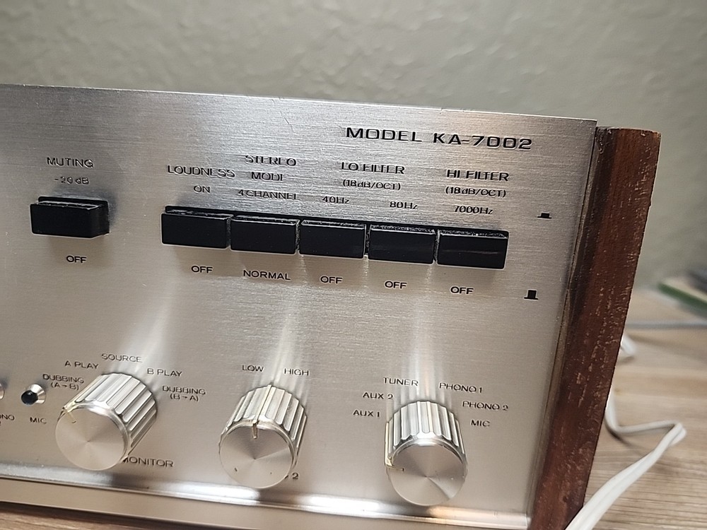 Kenwood Model KA-7002 Solid State Stereo Integrated Amplifier Works Read Please