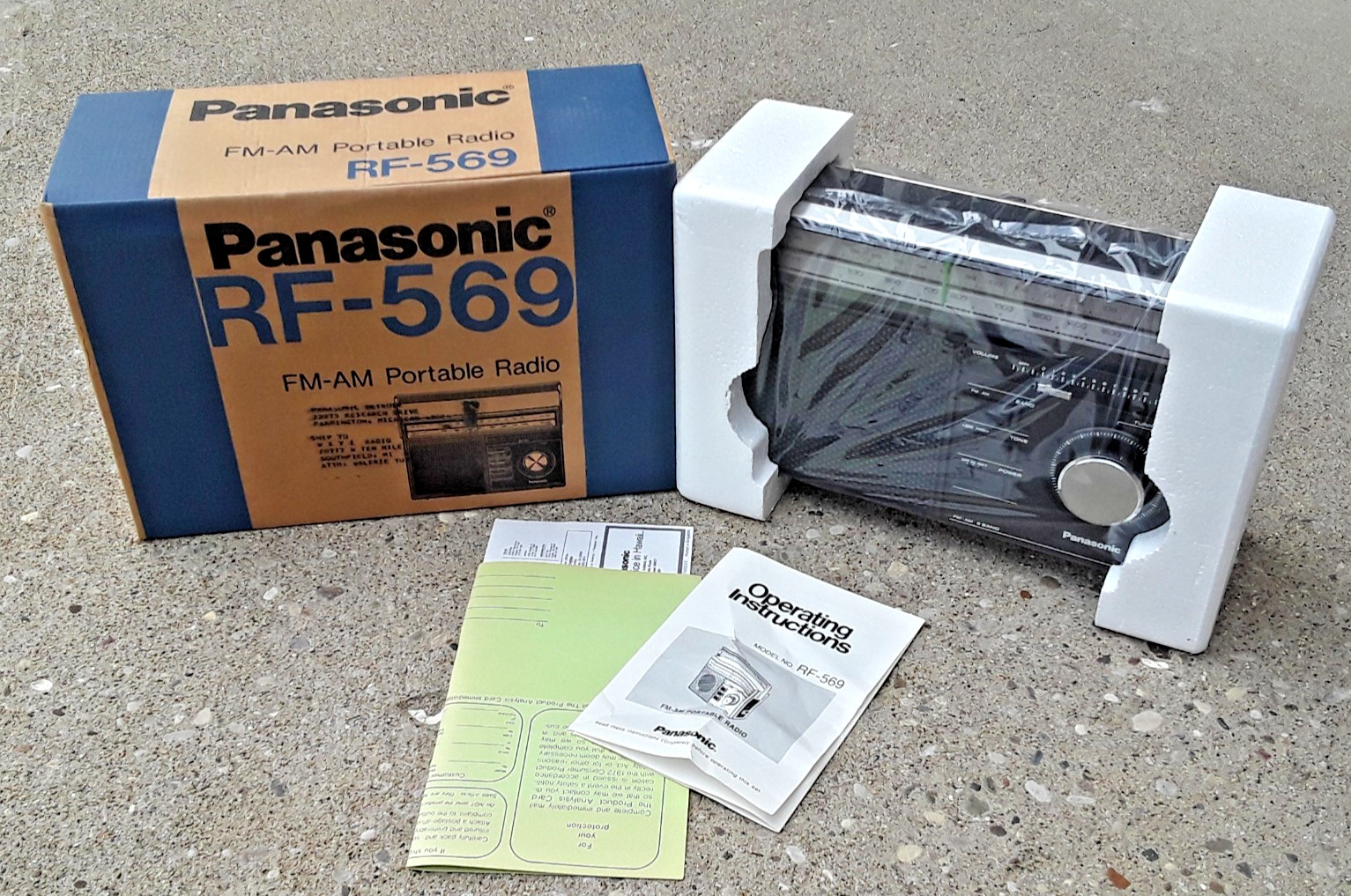Vintage Panasonic RF-569 AM/FM Portable Radio New Sealed