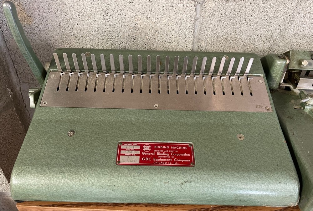 GBC Plastic Comb Binding System. BOTH machines. Model 12-D EXCELLENT