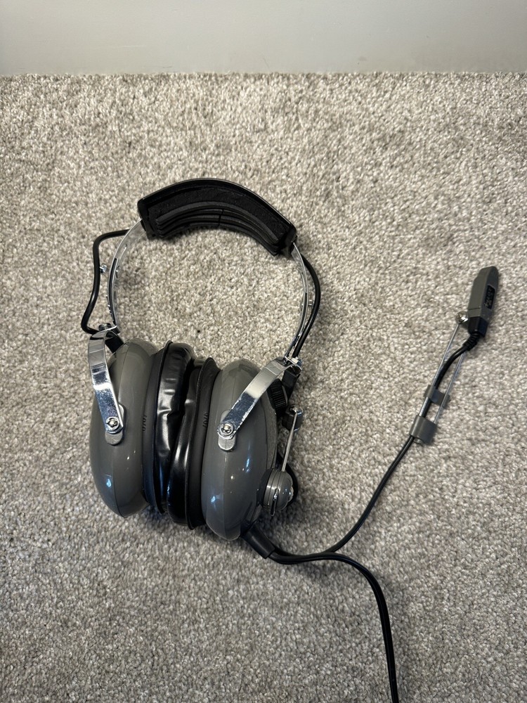 Pilot PA11-40 Headset READ DESCRIPTION