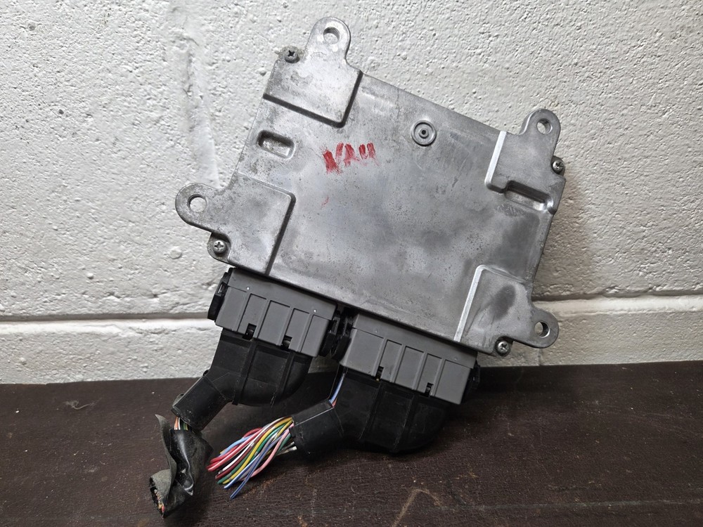 1860A928 Mitsubishi Outlander ECM ECU computer 2008