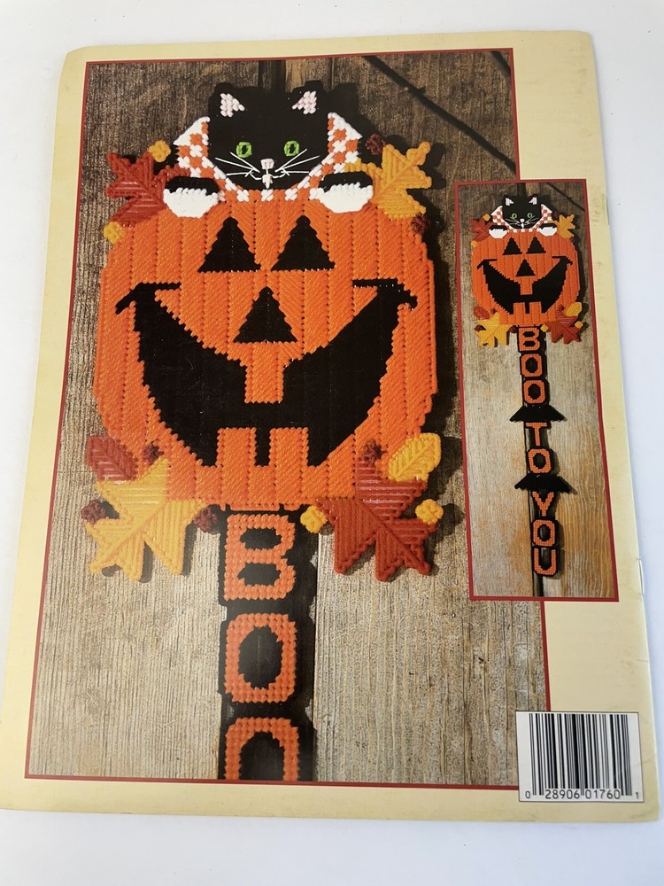 PLASTIC CANVAS Pattern Leaflet Booklet Leisure Arts Easter Wall Decor Holidays