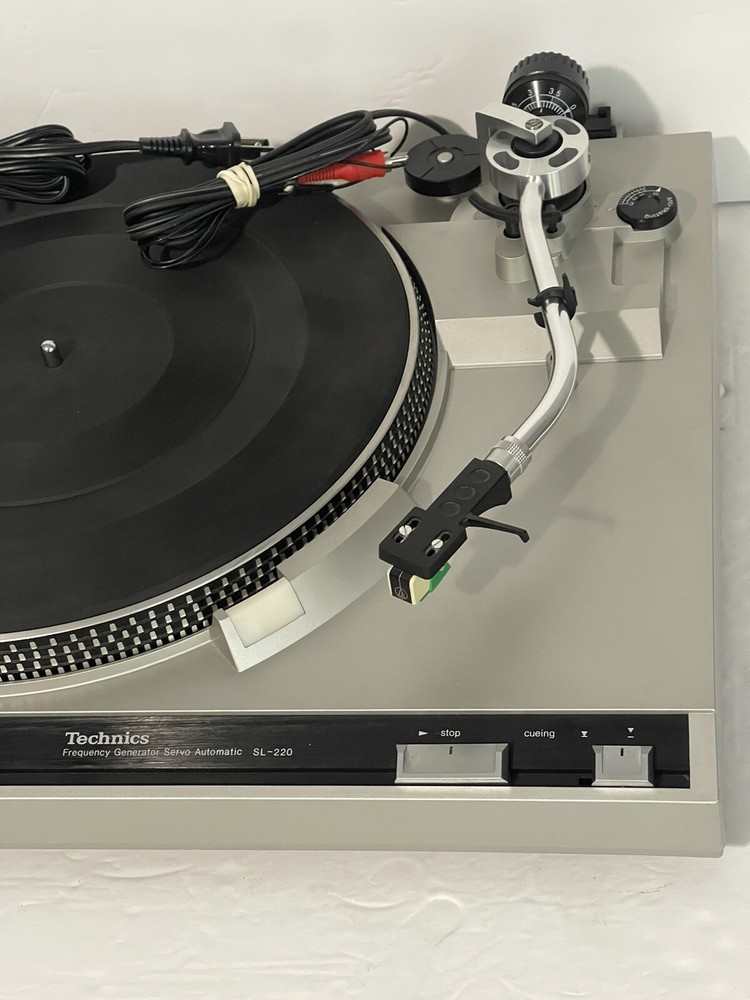 TECHNICS SL-220 FREQUENCY GENERATOR SERVO AUTOMATIC TURNTABLE no belt no cover