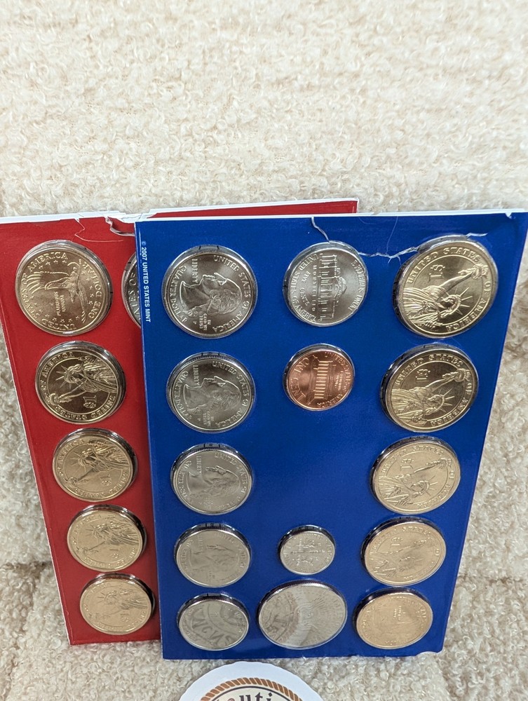 2007 P & D US Mint Complete Uncirculated Set 28 Coins w/ COA *Damaged Packaging*