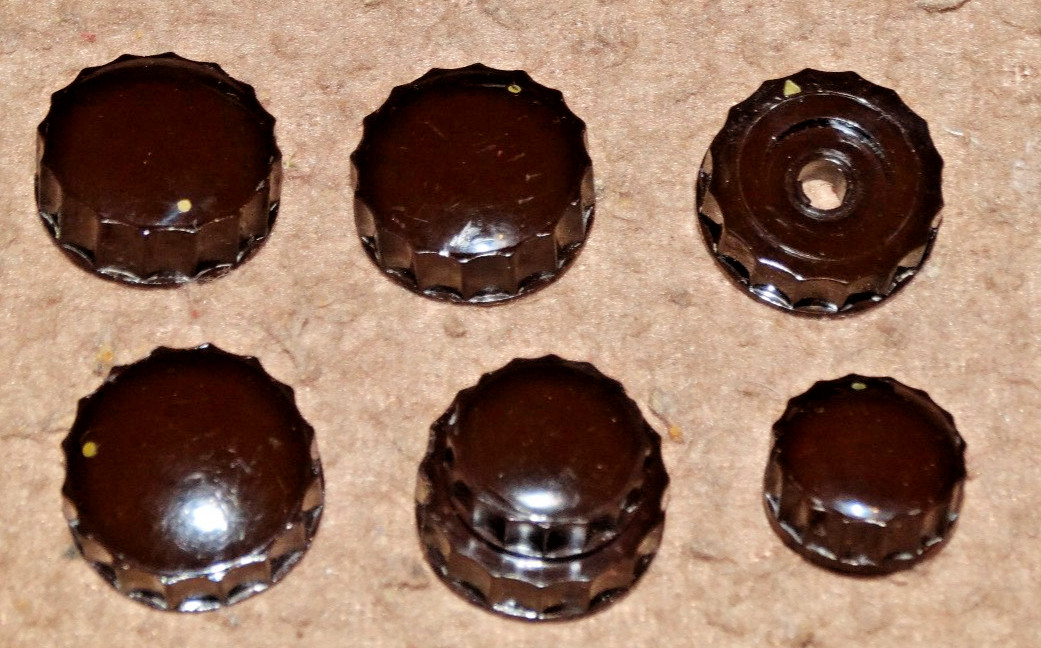 ZENITH High Fidelity Model #61 6 Piece Brown Fluted Knob set Very Good Condition