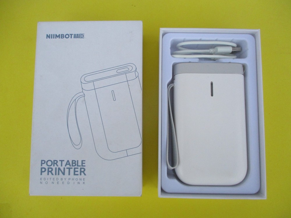 NIIMBOT D11 Bluetooth Portable Classic White Thermal Printer Label Maker