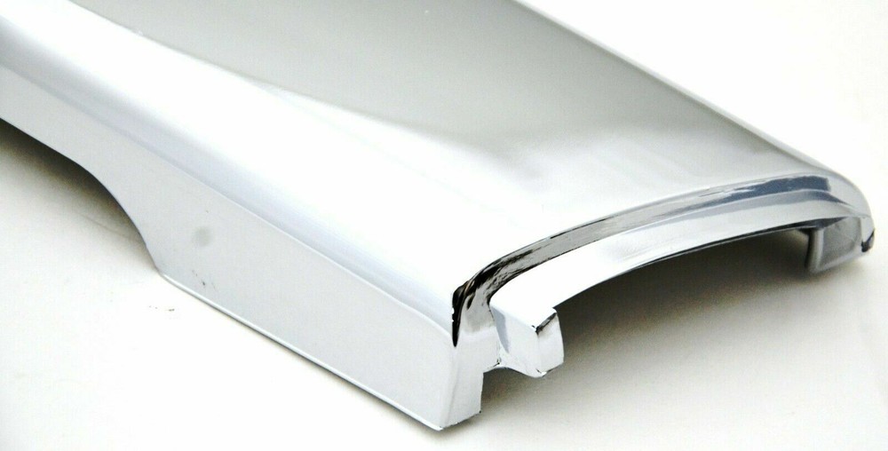 door panel trim interior passenger's side chrome plastic 2015+ Kenworth T680