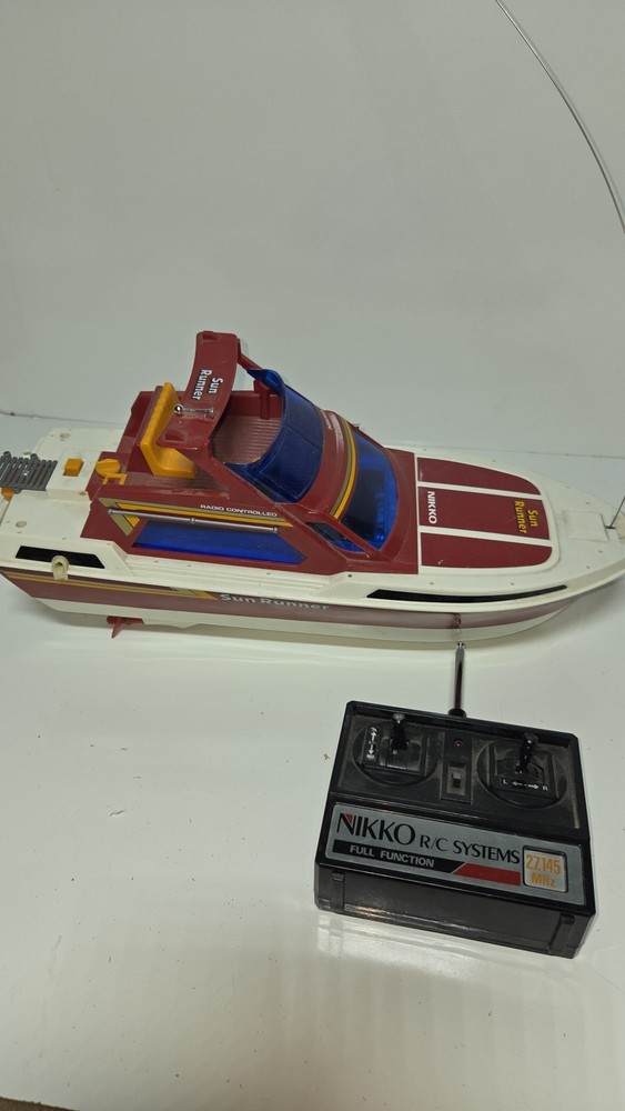 Nikko Sun Runner Remote Control Boat