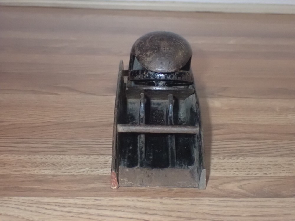 Stanley Wood Plane No. 130. Missing handle/knob piece broken on back