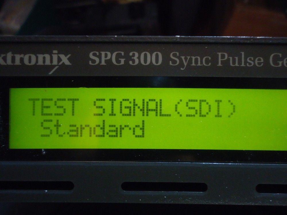 TEKTRONIX SPG-300 DIGITAL SYNC PULSE GENERATOR WITH OPTION 01. = N I C E =