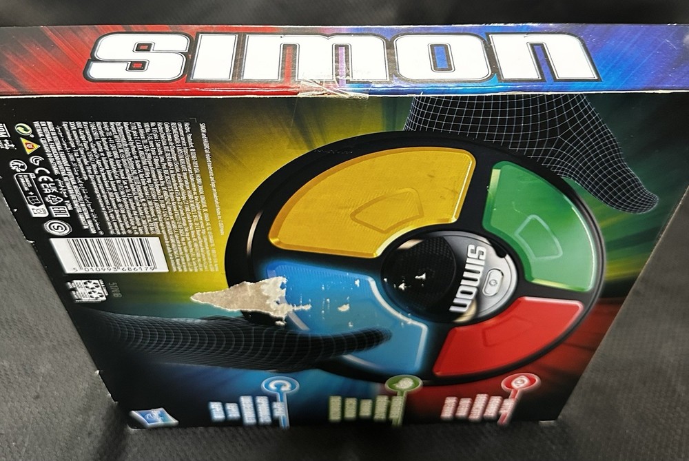 Hasbro Simon Electronic Handheld Game Ages 8+ Classic Memory Sealed Circa 2020