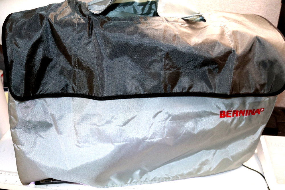 Bernina 820 Computerized Sewing Machine with Accessories!!