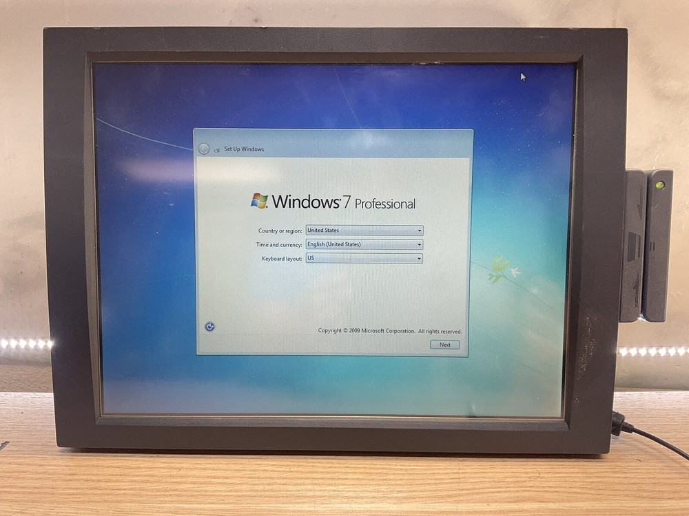 MP5000 i2 Windows 7 Pro POS Computer System with Card Reader/JUA2011