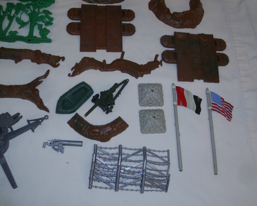 MARX BATTLEGROUND WWII PLAY SET 1960 BOXED SHARP!