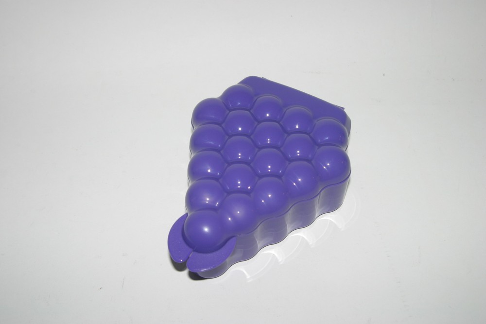 TUPPERWARE Forget Me Not Keeper Holder Storage Container Fruit Purple Grape