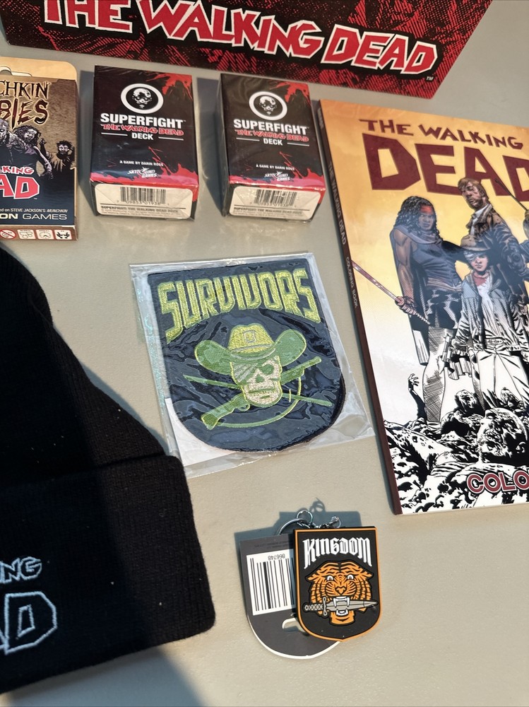 Walking Dead TWD skybound convention Lot Enamel Pin Keychains patch +++ (B2)