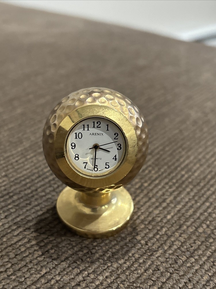 Quartz Golf Ball Miniature Clock (Dead Battery)