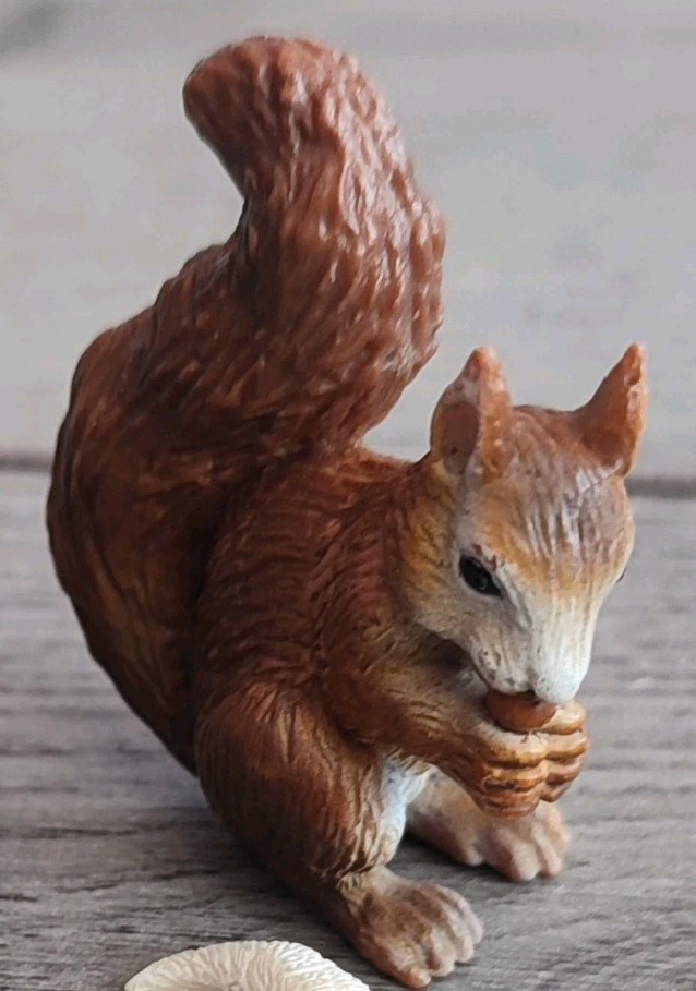 Schleich Animals, Retired Squirrel eating