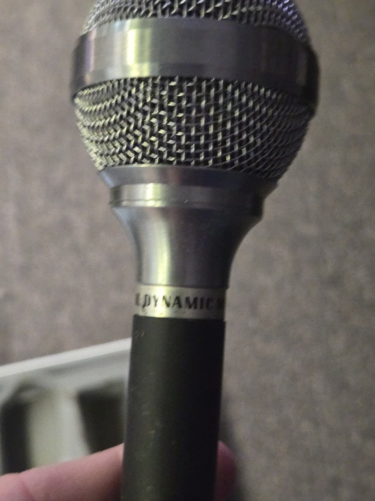 VICTOR Dynamic Microphone MD-111HL Used IN ORIGINAL BOX WORKS